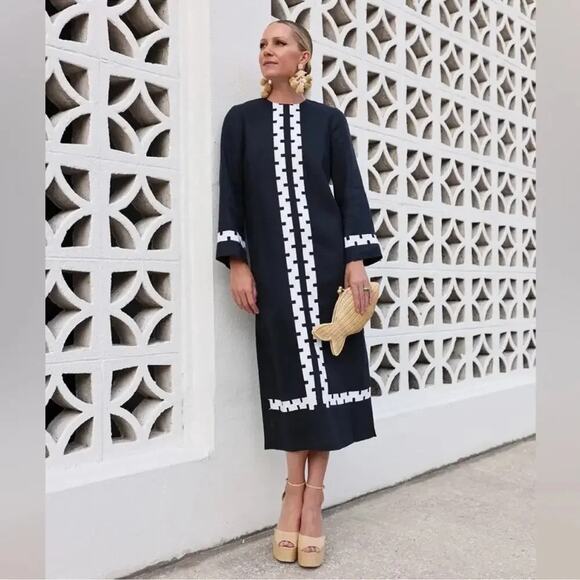 Tuckernuck Dresses & Skirts - Tuckernuck Atlantic Pacific Embroidered Hartman Linen Dress Navy & White Size M